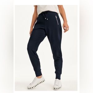 DKNY jogger, size Large